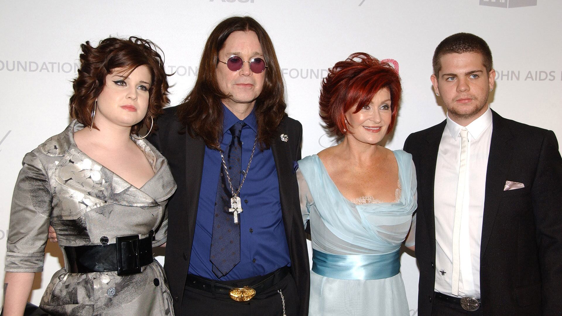 Los episodios de persecución y furia de Ozzy Osbourne marcaron a la familia Osbourne durante los periodos de mayor conflictividad por las adicciones(Photo by Jean-Paul Aussenard/WireImage)