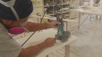 Trabajadores latinos en California: más de 600 casos de una enfermedad mortal por cortar piedra artificial