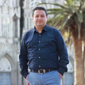 El candidato Mera es apoyado