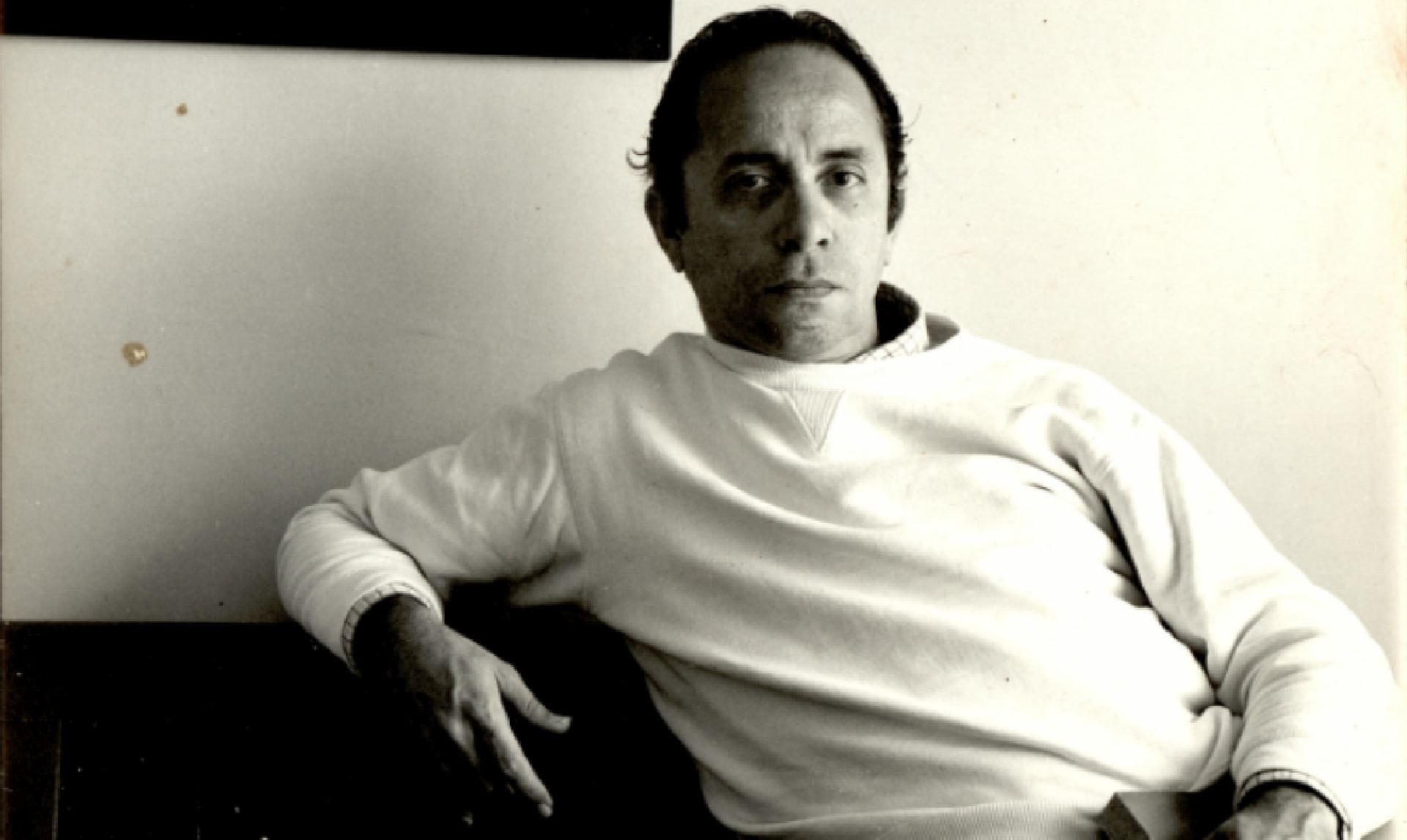 Autor de Canto coral a Túpac Amaru, Alejandro Romualdo destacó por una poesía ligada a la identidad latinoamericana, la injusticia social y el compromiso político. (Baldomero Pestana)