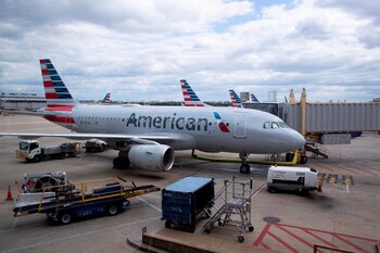 Un avión de American Airlines que iba a Miami se declaró en emergencia y debió volver a Ezeiza