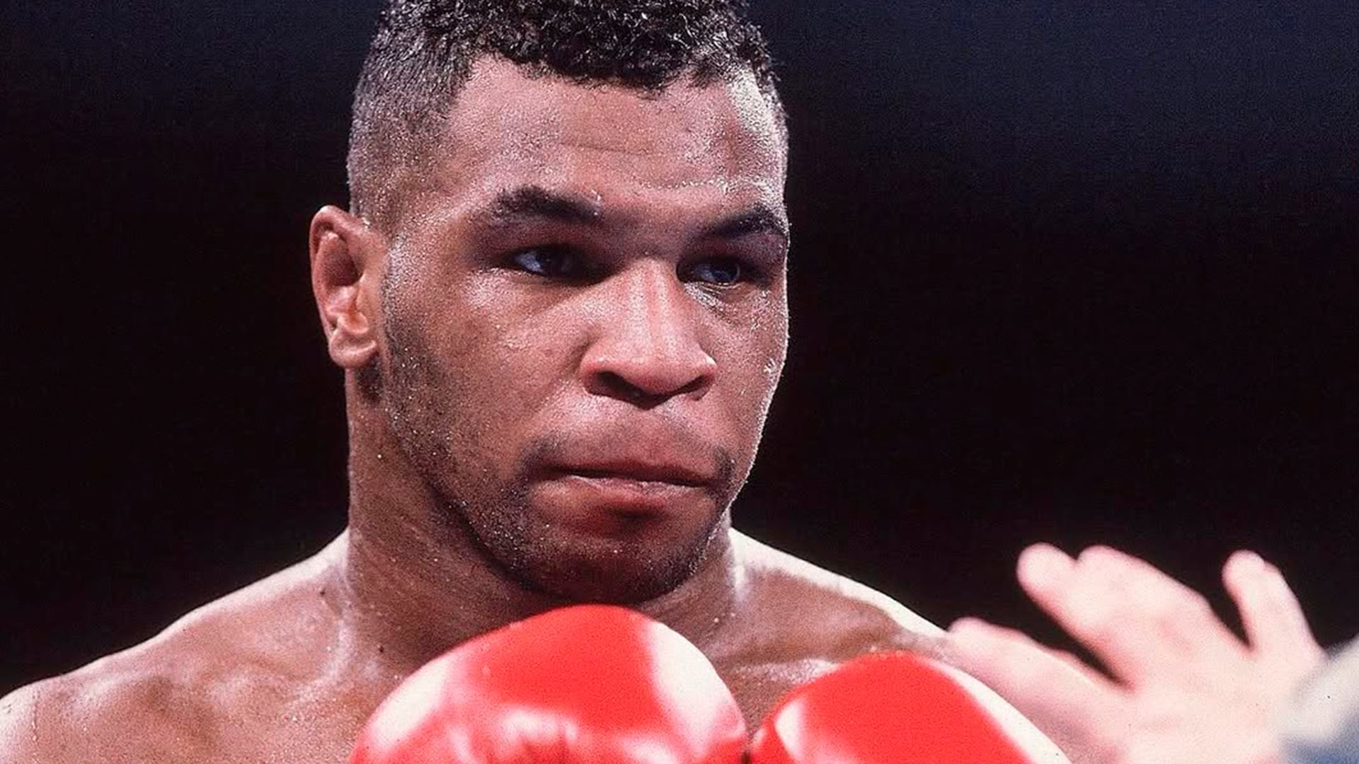 El excampeón mundial de boxeo atribuye su problema dermatológico a la costumbre de pelear sin calcetines en el ring