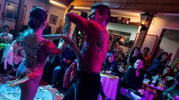 Julio también llega con salsa