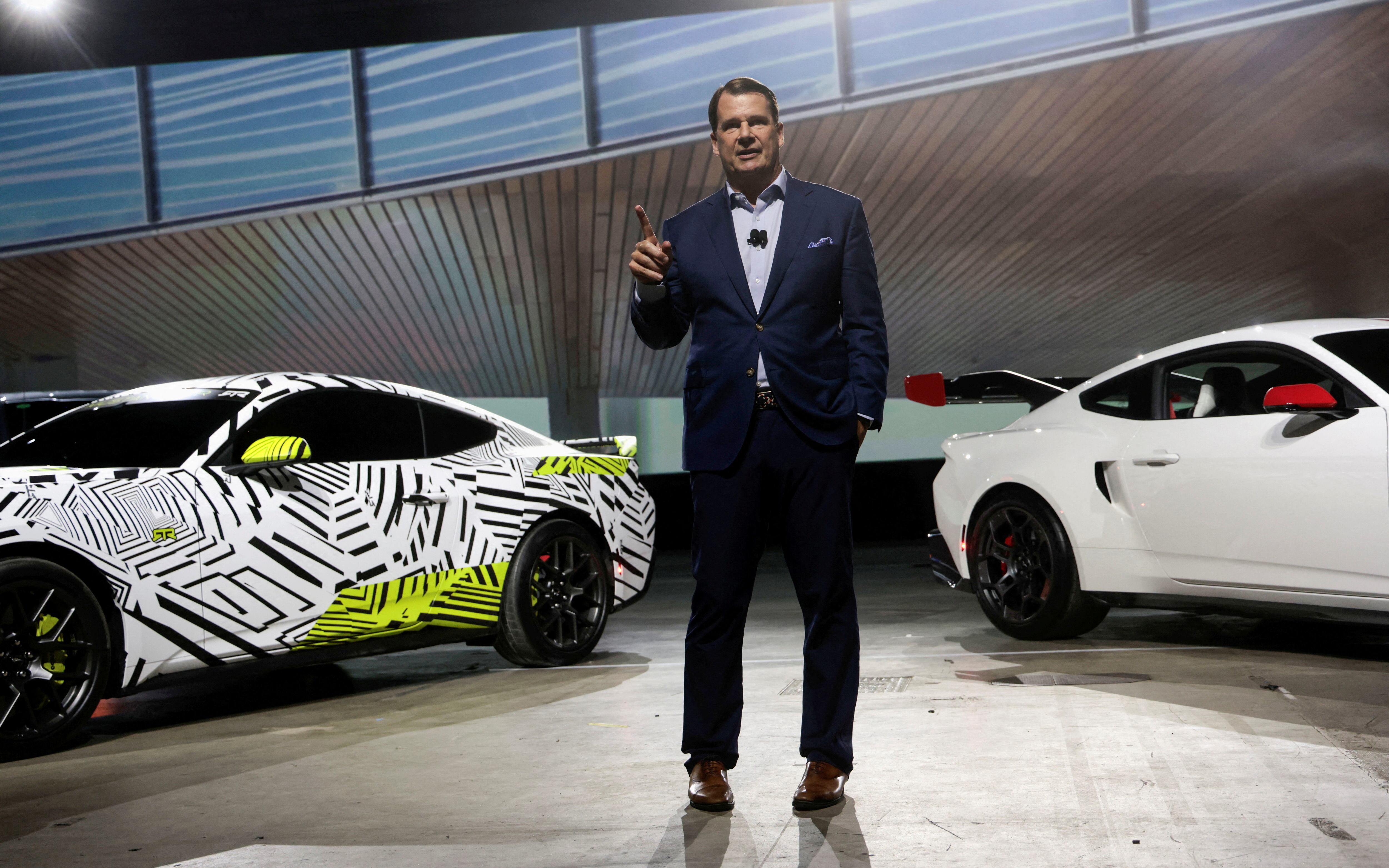 Por qué Jim Farley, CEO de Ford, conduce a diario un auto eléctrico de la competencia