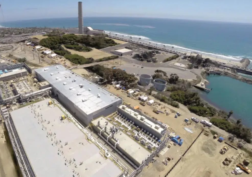 La instalación procesa agua de mar a gran escala y representa una de las mayores apuestas tecnológicas contra la escasez en la costa californiana (IDE Technologies)