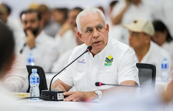 El ministro de Desarrollo Agropecuario, Roberto Linares, se quejó de la antigüedad de buena parte del personal. (Presidencia)