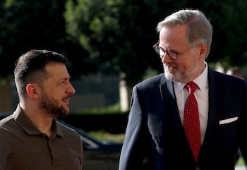 El presidente de Ucrania, Volodimir Zelensky, se reúne con el primer ministro checo, Petr Fiala, en Praga, República Checa, el 7 de julio de 2023. REUTERS/Stringer