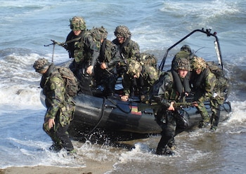 Infantería Marina hacen ejercicio con lancha Semirrígida DUARRY SUPERCAT