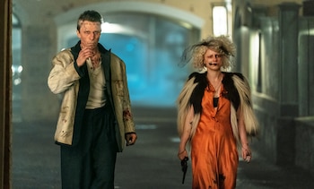 Christian Bale, a la izquierda,