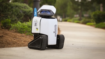 Robots recorrerán las calles de una ciudad de Nueva Jersey para detectar barreras de accesibilidad peatonal