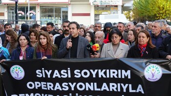 Turquía detiene a otros dos