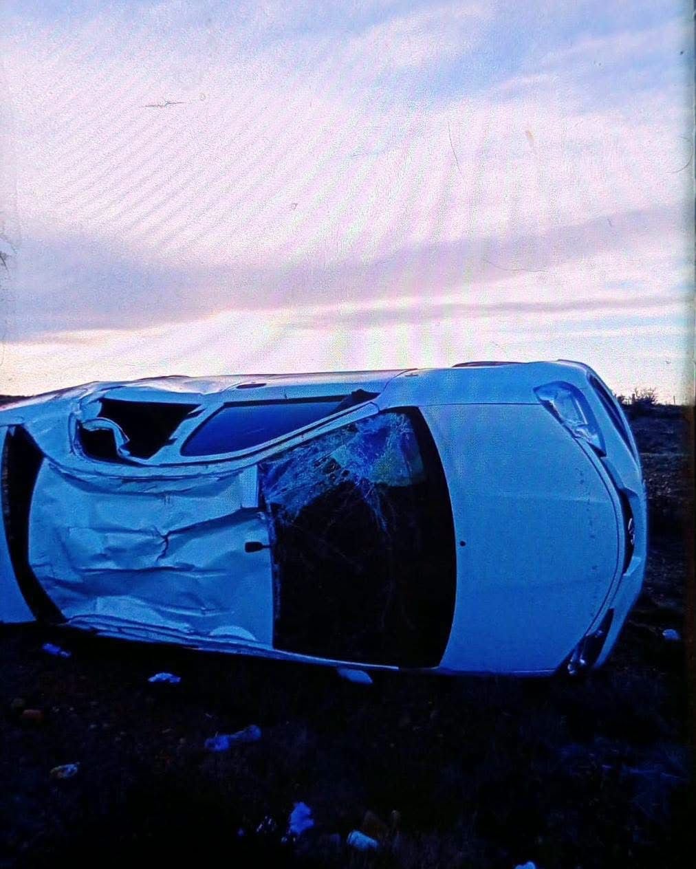 El accidente ocurrió a unos 40 kilómetros de Comandante Luis Piedra Buena durante un operativo para reforzar la Unidad Penitenciaria N° 1