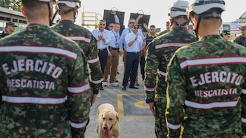El Ejército Nacional desplegó cinco pelotones especializados para atender la emergencia por el fuerte temblor en Colombia