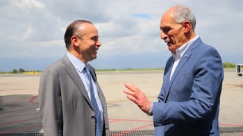 Nasry Asfura llega a Cali para asistir a la investidura del presidente electo de Colombia, Abelardo de la Espriella