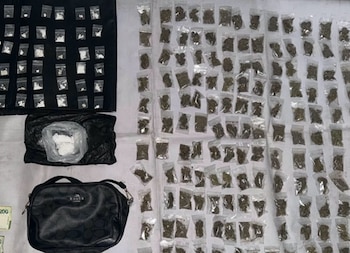 Parte de la droga asegurada tras la detención de "El Edy". Crédito: Especial