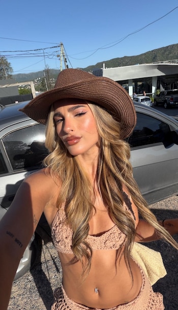 Julieta Poggio completó un conjunto