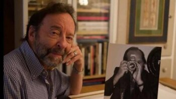 Conmoción en París por un hombre que murió de hipotermia: estuvo nueve horas tirado en la calle sin que nadie lo notara