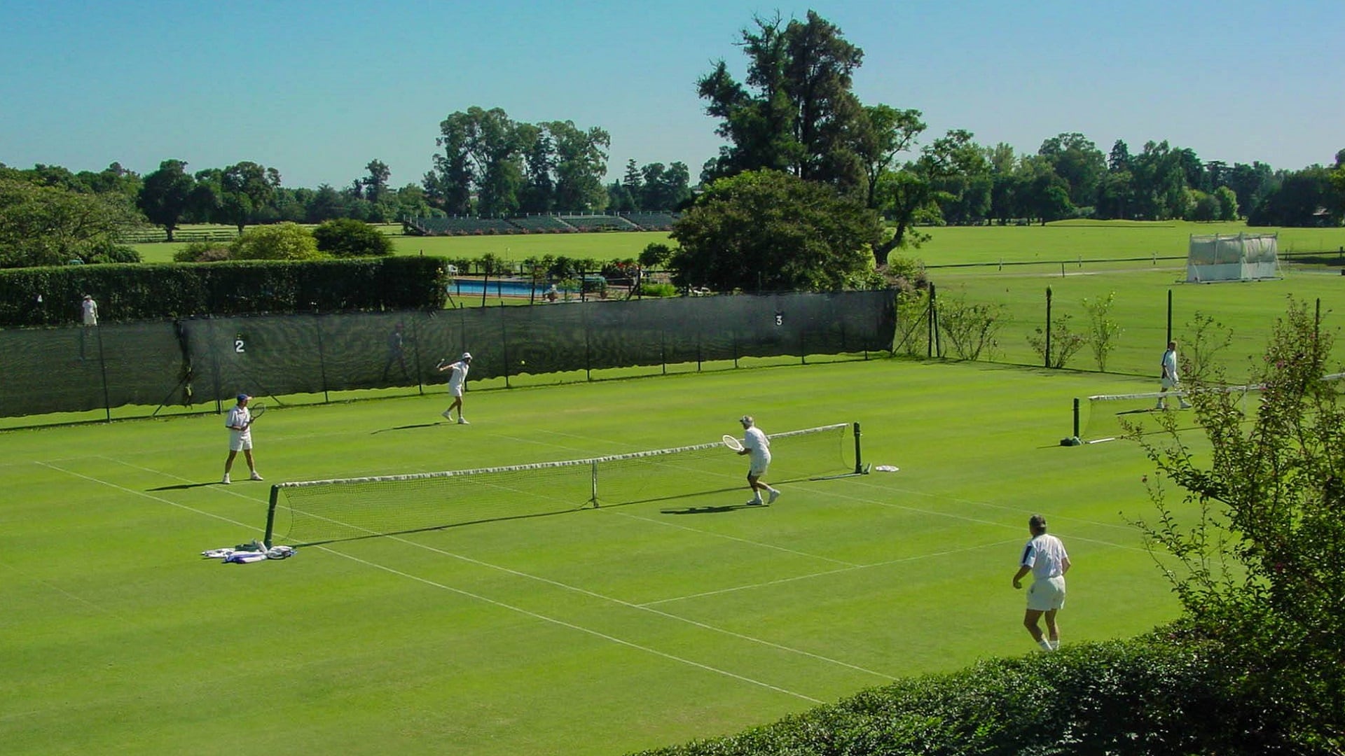 El Hurlingham Club, la joya de 1888 que mantiene viva la tradición del césped en el tenis argentino