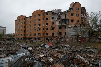 Un edificio residencial fuertemente dañado