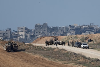 Tropas israelíes se reúnen en