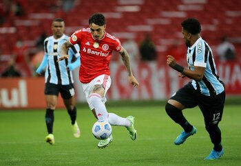 Renzo Saravia viene de jugar