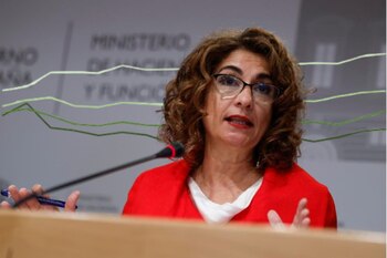 La ministra de Hacienda, María