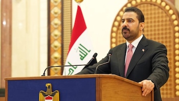 Irak celebra una "nueva era" tras la retirada de tropas de EEUU y llama a 'peshmerga' y FMP a unirse al Estado