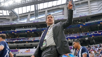 Luis Fernando Tena conserva su