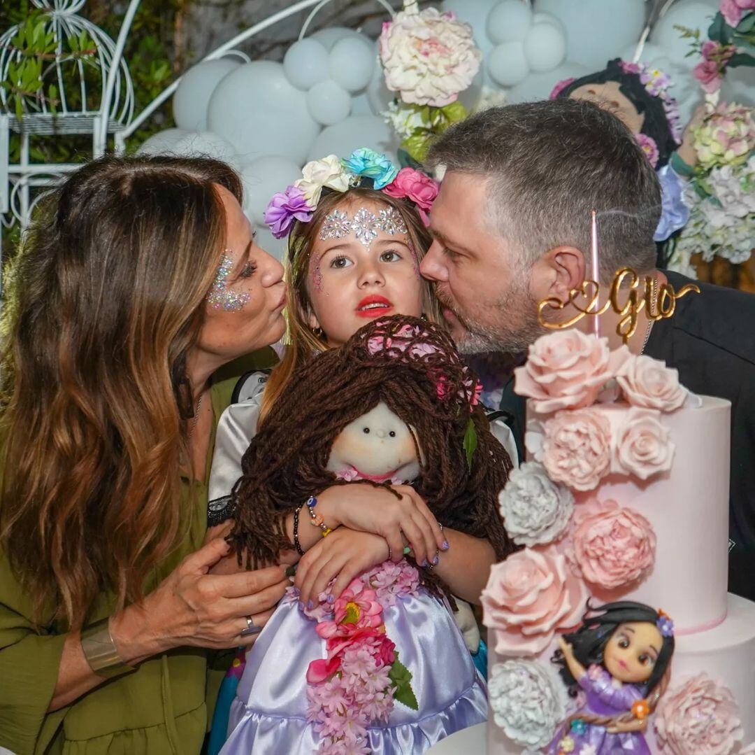 Fernanda Callejón y Ricky Diotto actuaron en conjunto dejando sus diferencias personales por el bienestar de su hija tras la operación