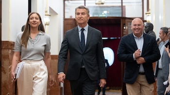 El PP rebaja su denuncia de fraude por la ley de nietos de exiliados, pero acusa al PSOE de hacer campaña electoral en el exterior para ganar votos