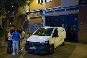 Una mujer de 34 años de edad ha sido presuntamente asesinada a puñaladas por su pareja en un domicilio de Barcelona. (EFE/Andreu Dalmau)