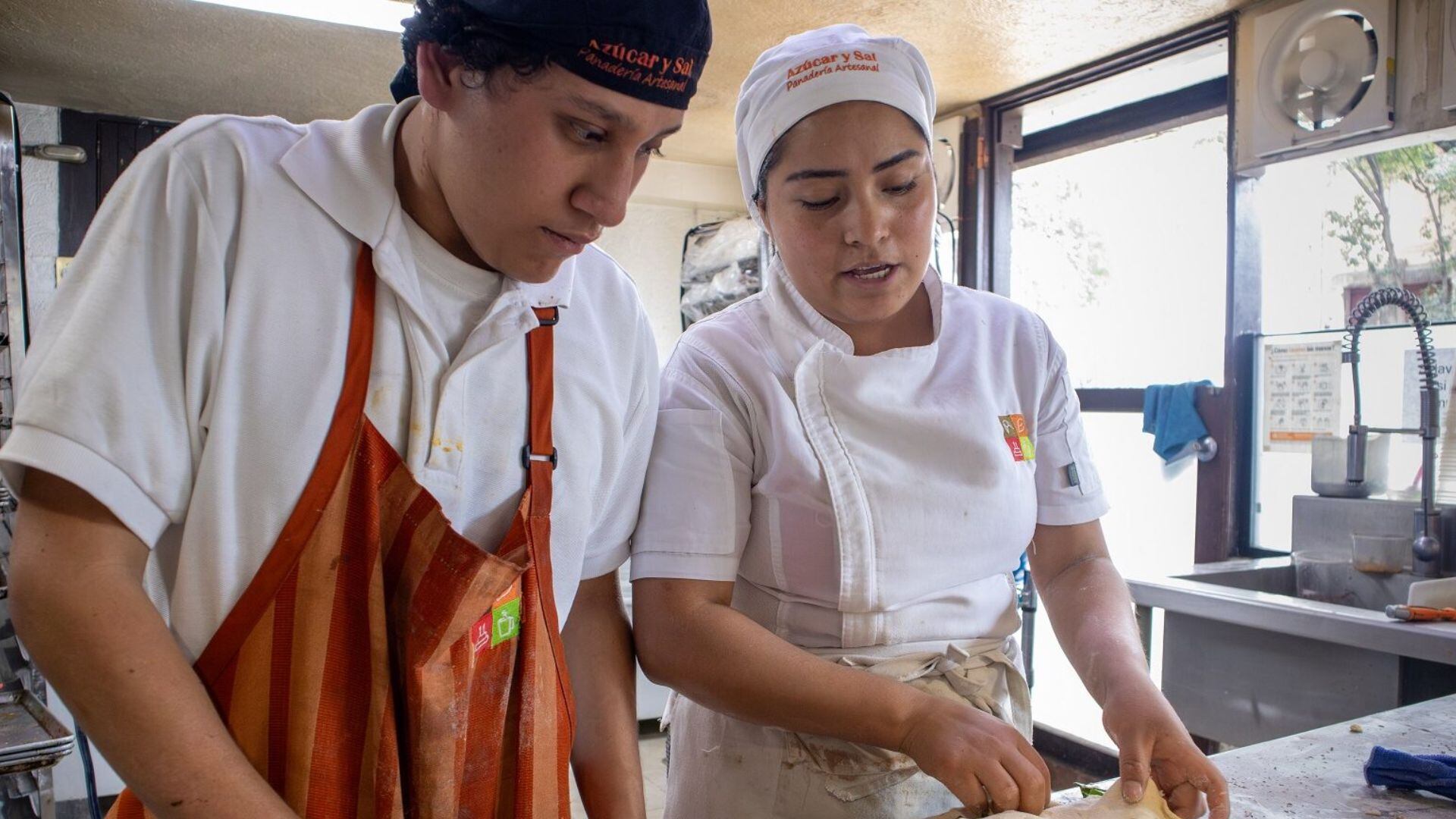 Este programa brinda capacitación laboral y un apoyo económico a los jóvenes (Foto: Programas del Bienestar)