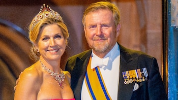 Máxima de Holanda homenajea la Feria de Sevilla con un vestido de volantes y lo combina con una tiara histórica (Grosby)