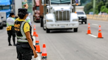 El Salvador exigirá inspección mecánica a 158 mil camiones y abre convocatoria para nuevos talleres de carga pesada
