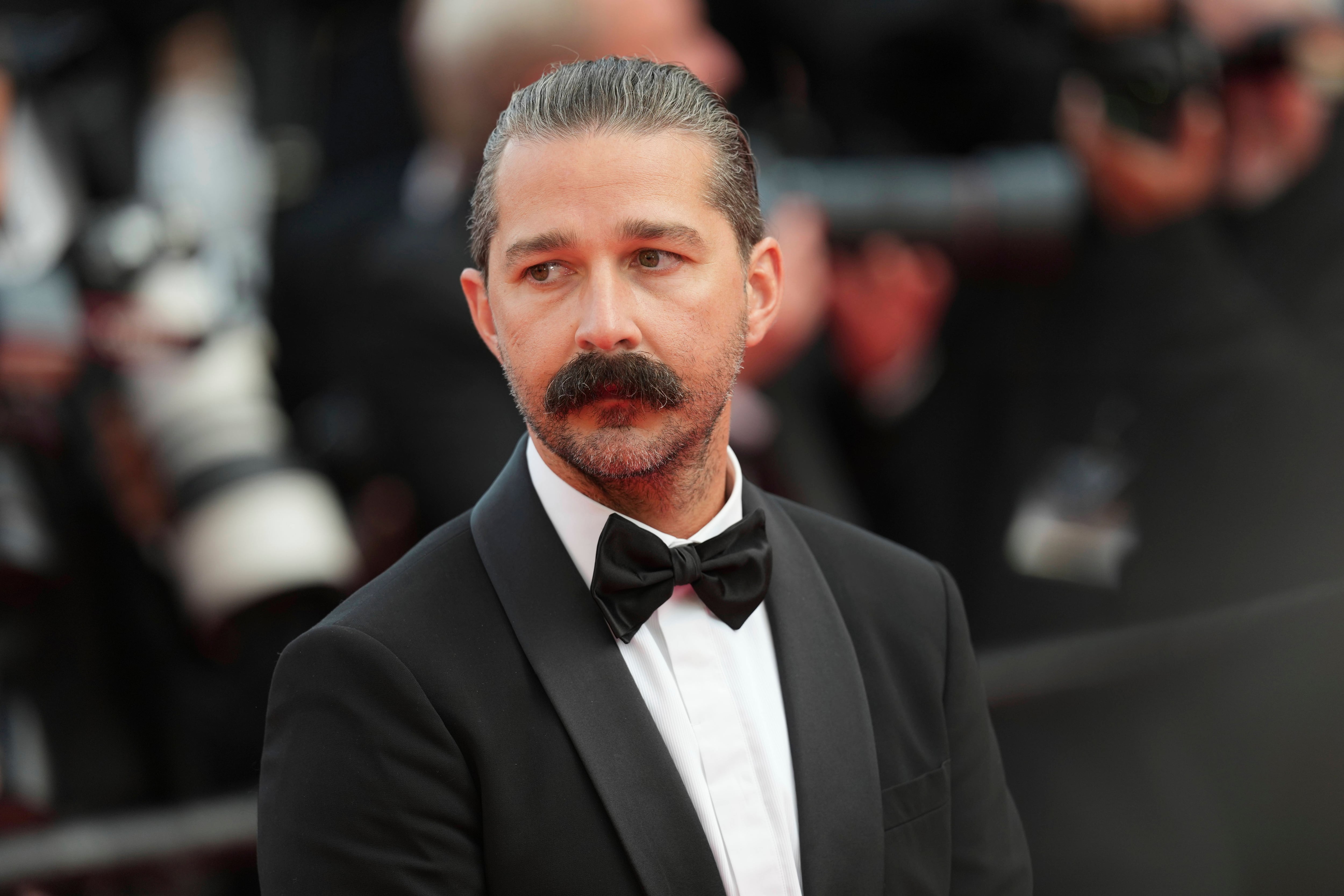 Shia LaBeouf se declaró culpable de cargos de agresión por delito menor tras ser arrestado durante el Mardi Gras de Nueva Orleans. (Lewis Joly/Invision/AP)