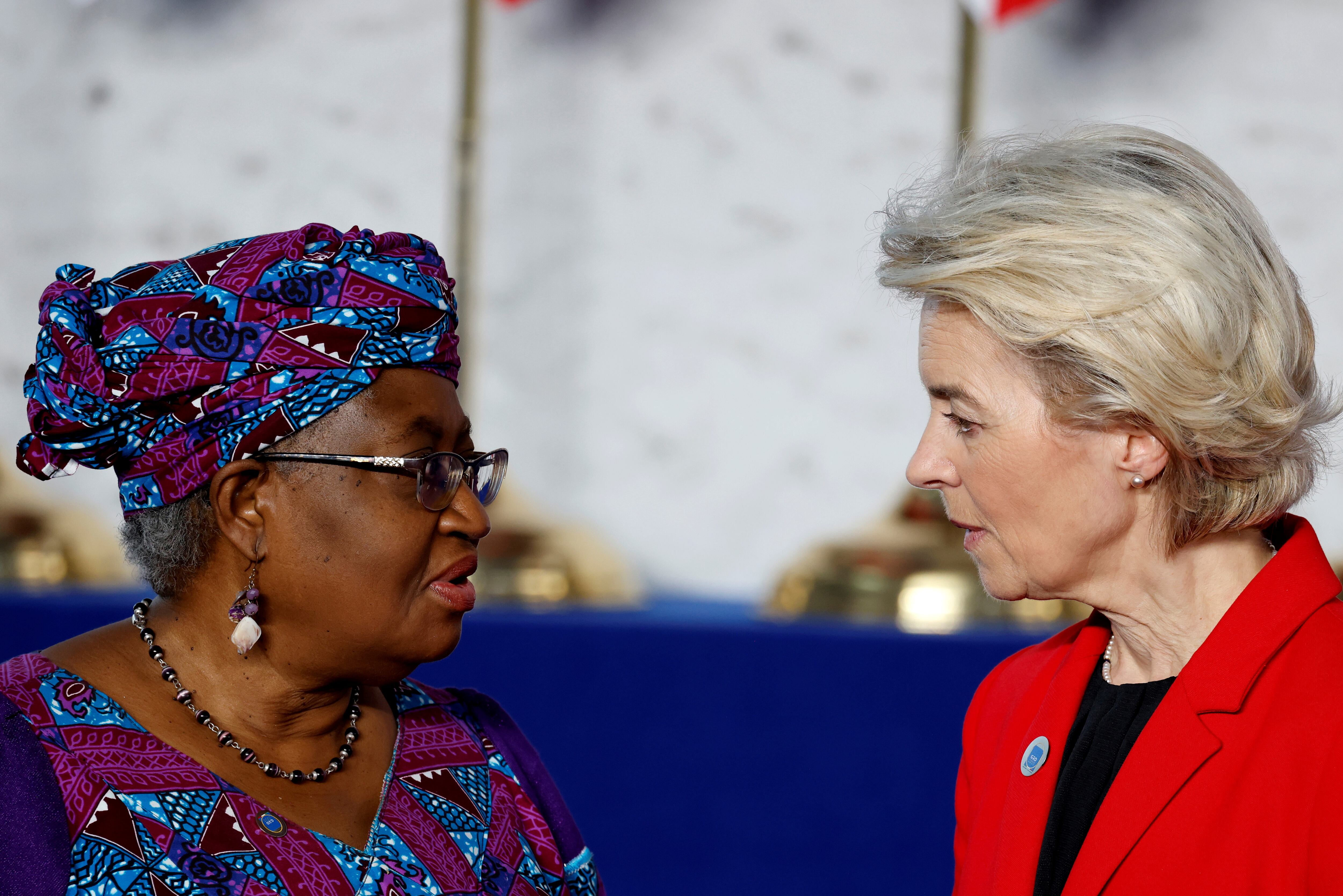 Ursula von der Leyen y Ngozi Okonjo-Iweala. (Marin/Reuters)