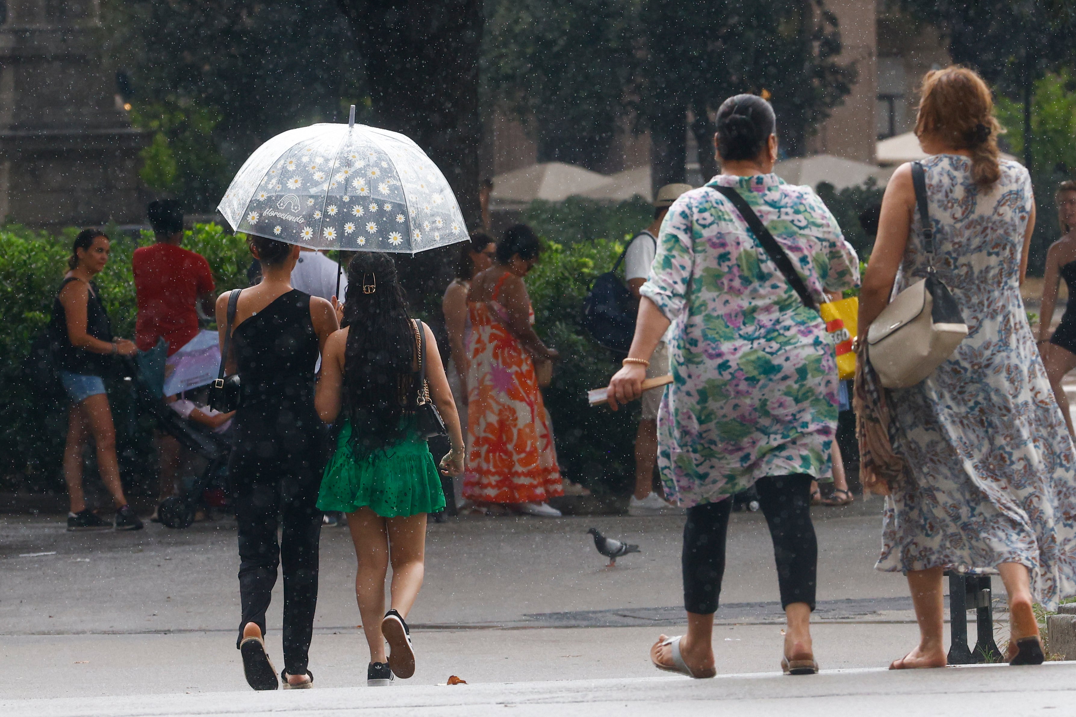 Primeras lluvias en Barcelona tras la ola de calor, a 19 de agosto de 2025. (EFE/ Quique García)