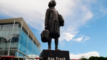 Así lucía la estatua de