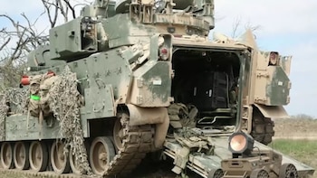 El Ejército de EEUU prueba robots terrestres junto a sus blindados: cómo funcionan y qué tareas pueden realizar