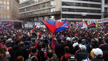 La gente festejó la aprobación