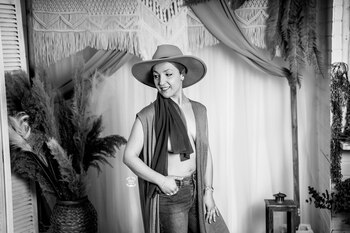 Esther en una sesión de