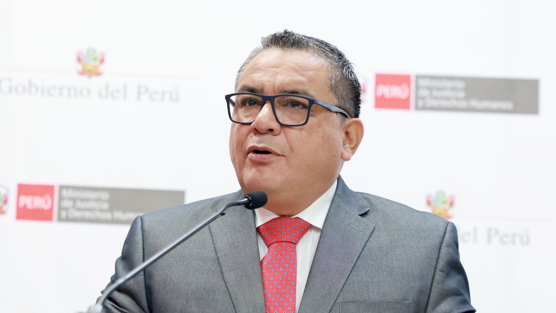 Ministro se refirió a la posibilidad de reabrir El Frontón. | Minjus