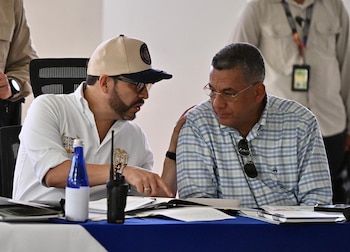 El presidente de Colombia, Abelardo de la Espriella, encabezó en Barranquilla un consejo extraordinario de seguridad en las instalaciones de la Armada Nacional - crédito prensa MinDefensa