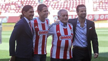 Tomás Balcázar y su nieto,