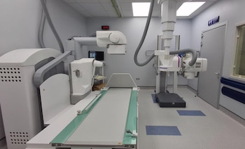 Además de la instalación del equipo, se realizaron mejoras en la sala de atención de pacientes. Cortesía: CCSS