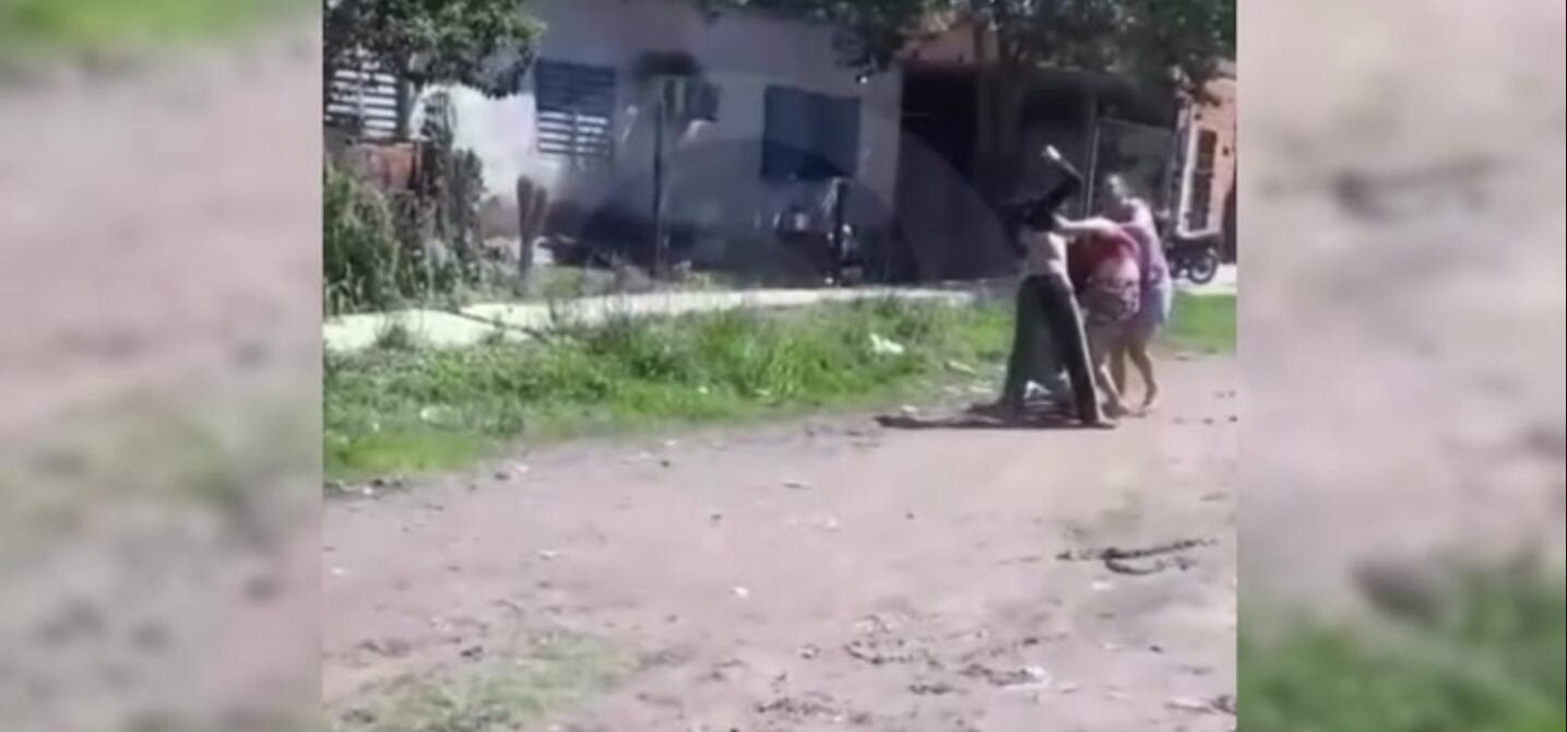 Una insólita discusión por el robo de una gallina en Entre Ríos terminó con dos mujeres apuñaladas