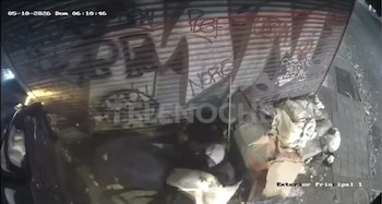 Personas que dormían en la calle salvaron su vida de milagro (Captura Telenoche/Canal 4)