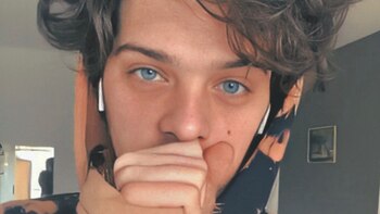 El joven influencer, otra vez