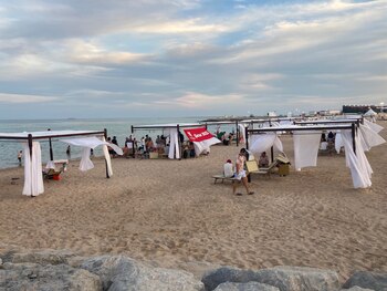 La playa privada que se