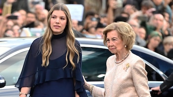 La Reina Sofía vuelve a confiar en Alejandro de Miguel para los Princesa de Asturias 2026 con un elegante conjunto